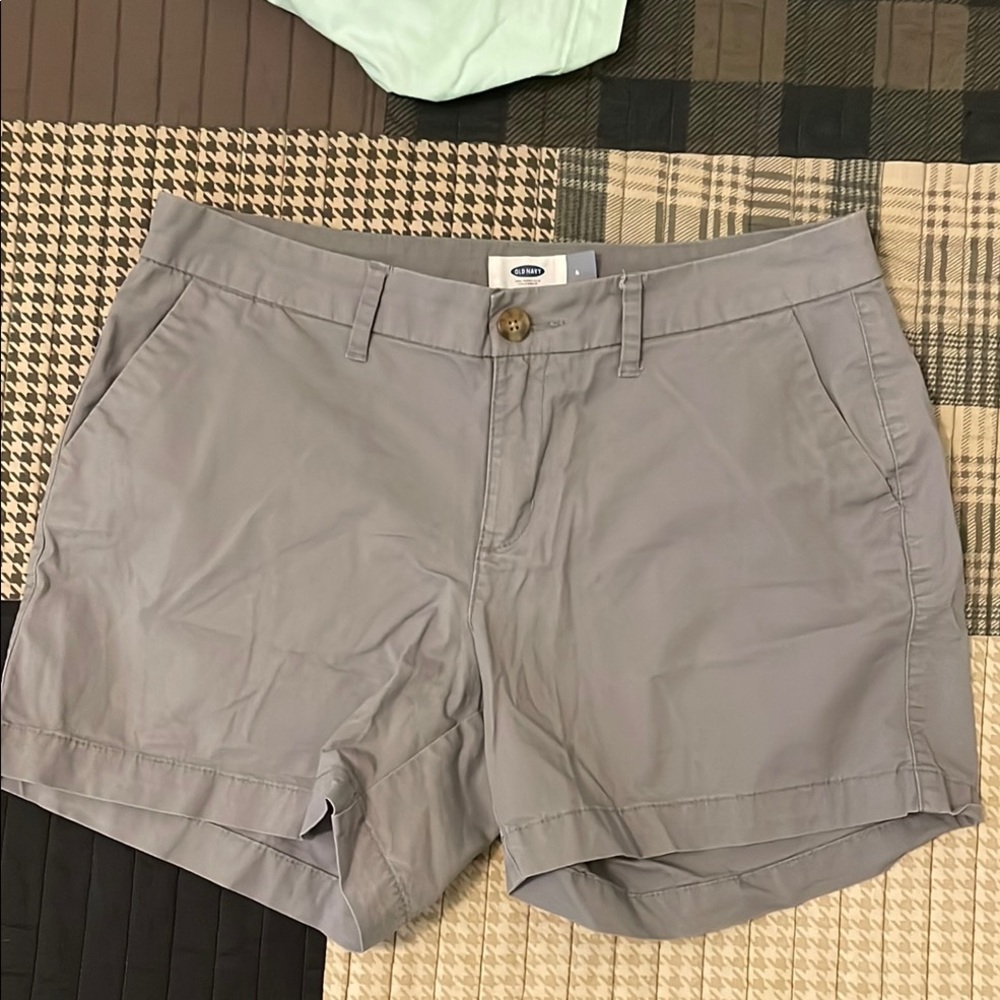 Old Navy Gray Shorts Lightweight Versatile Design